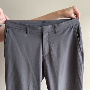 Nike Drifit Men’s standard fit pants. Sz 32x30. Gray